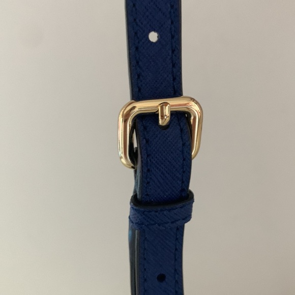 CALVIN KLEIN Crossbody satchel - White w/ blue Chevron  pattern & gold details. - Picture 16 of 16